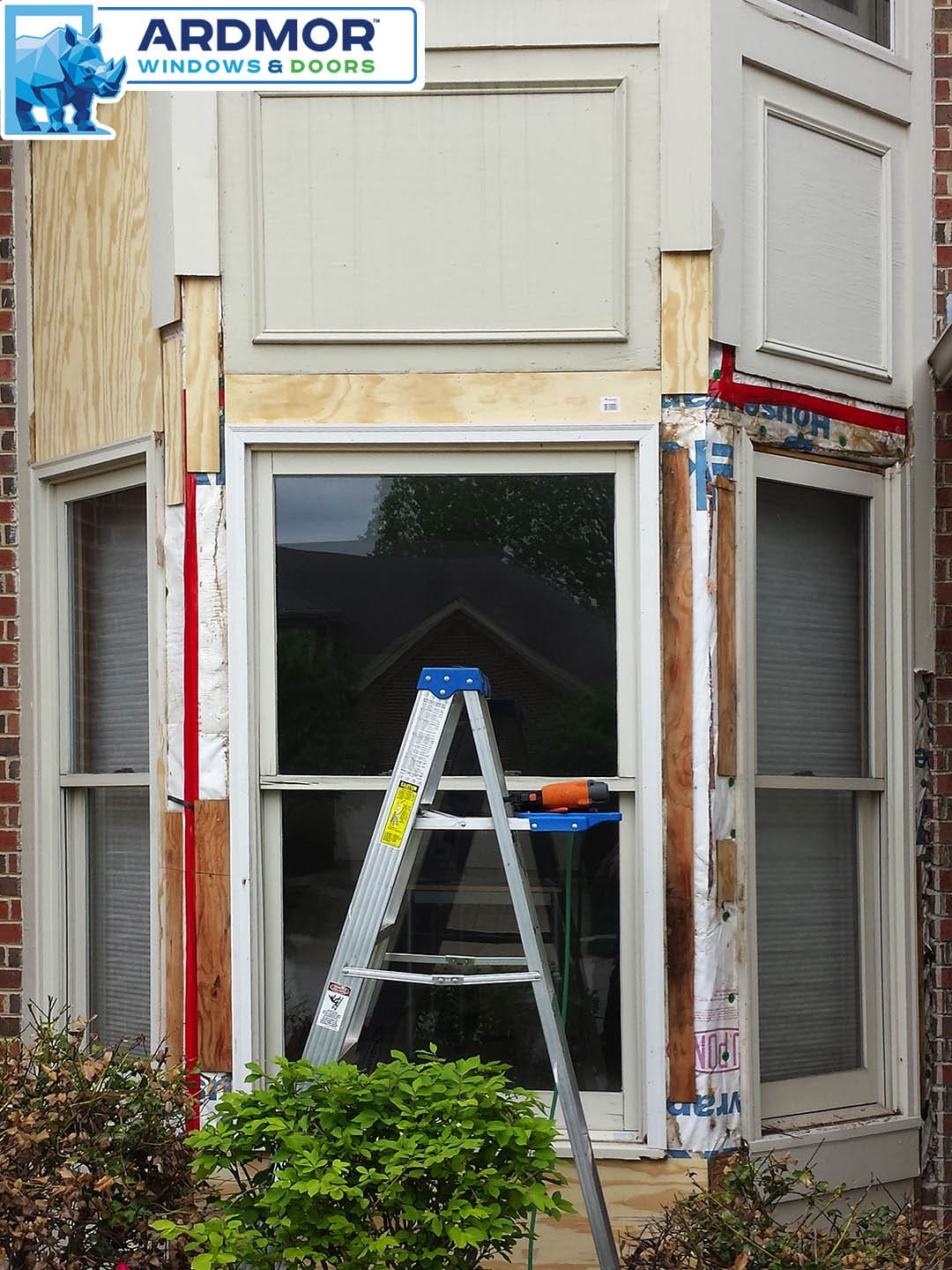 rotten_wooden_bow_window_repair_project_before