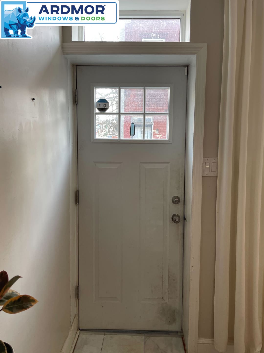 provia_420_style_20-gauge_smooth_steel_door_replacement_in_philadelphia_pennsylvania_project_7773_before