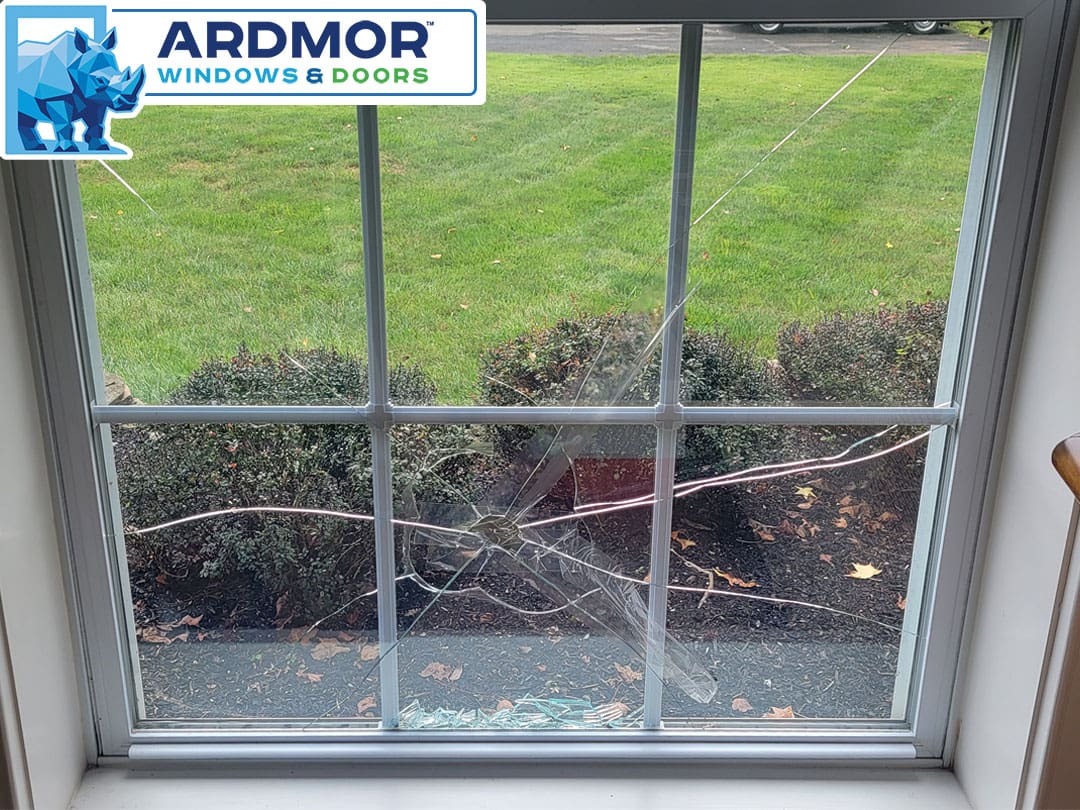 broken_glass_replacement_service_in_vinyl_double-hung_window_in_yardley_pennsylvania_project_7255_before