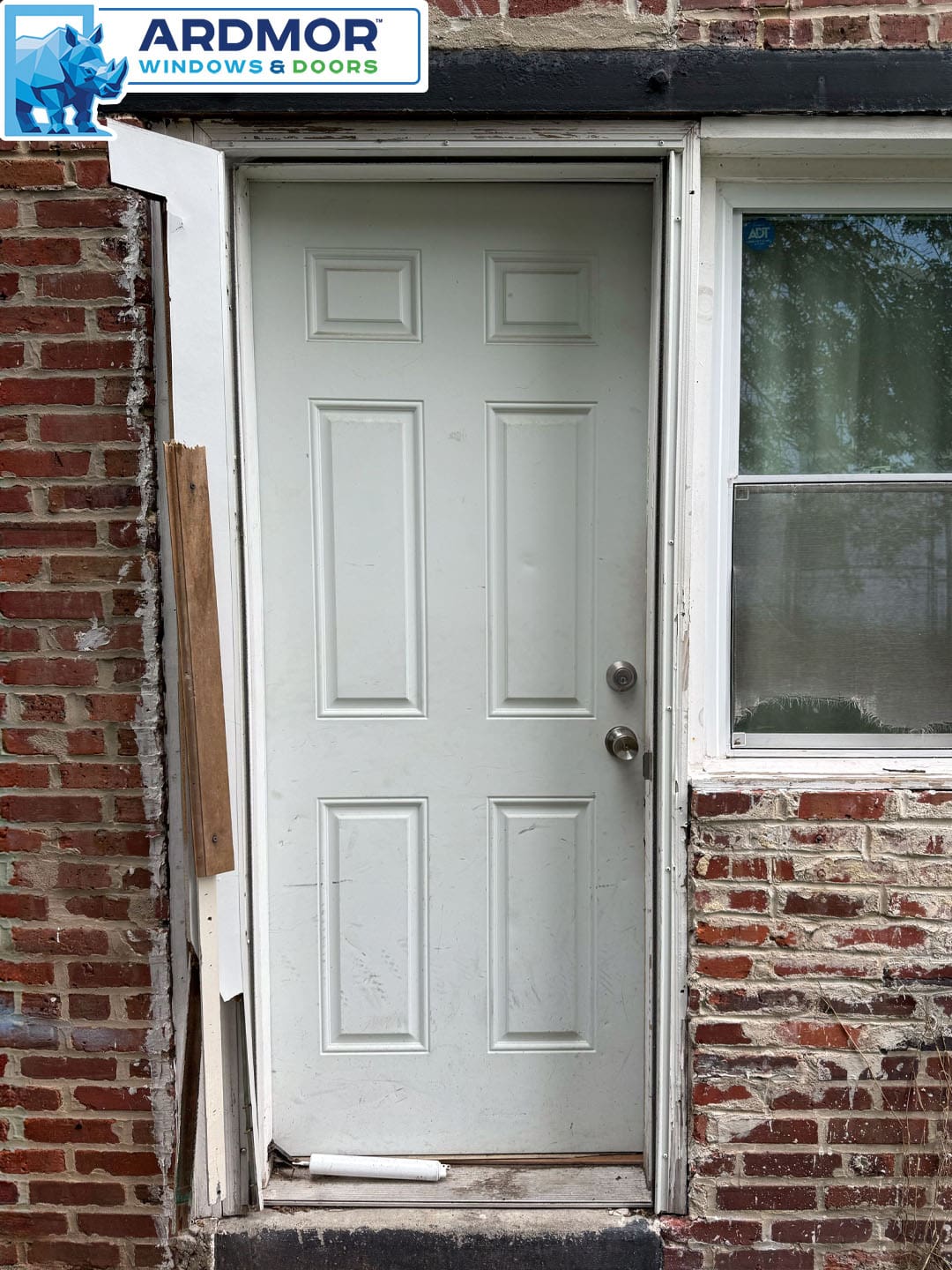 andersen_10_series_full_view_storm_door_installation_in_camden_new_jersey_project_10839_before