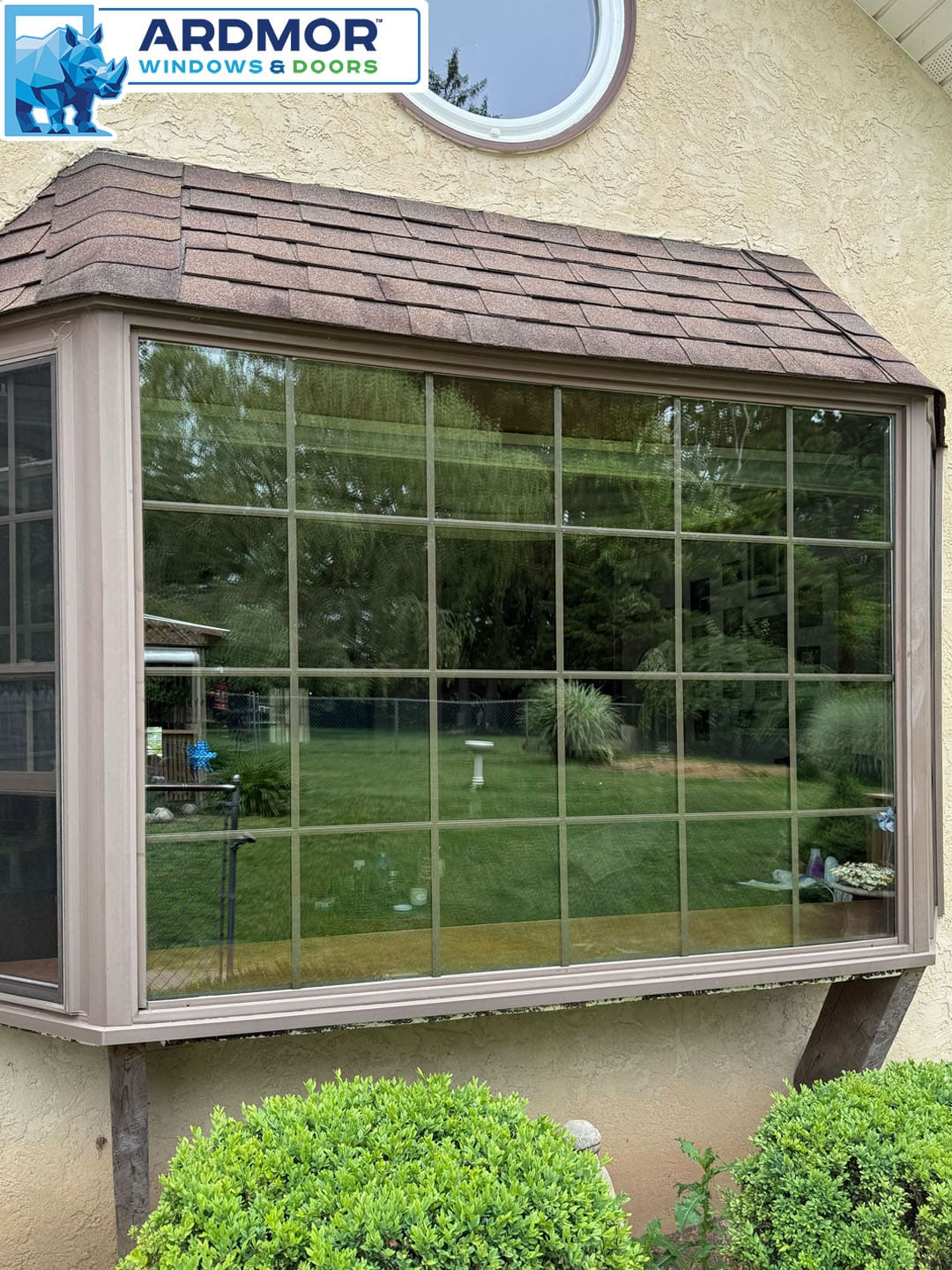 foggy_glass_replacement_in_vinyl_picture_bay_bow_window_in_willow_grove_pennsylvania_project_11037_after