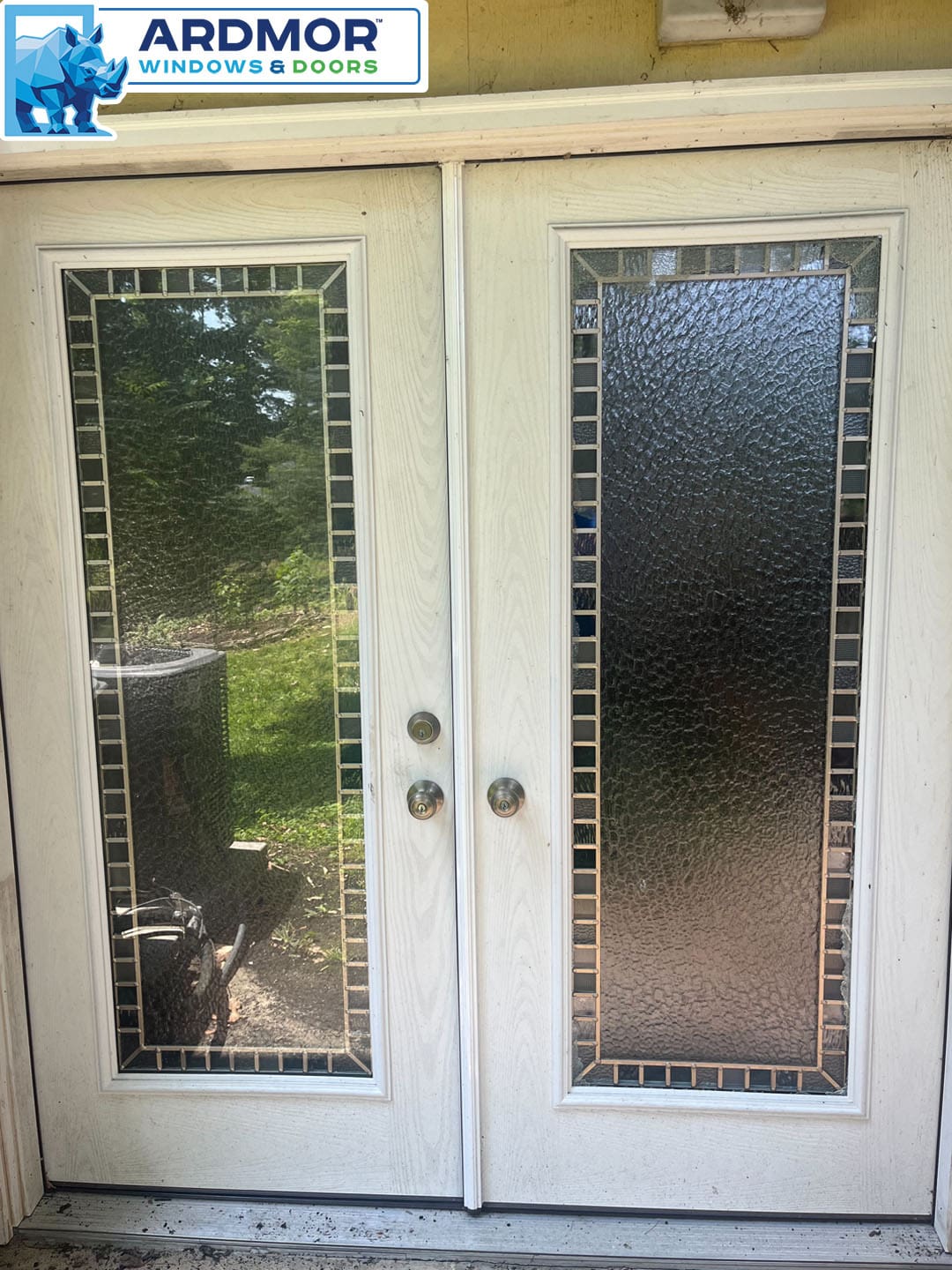 glass_replacement_in_wood_hinged_door_in_huntingdon_valley_pennsylvania_project_11049_before