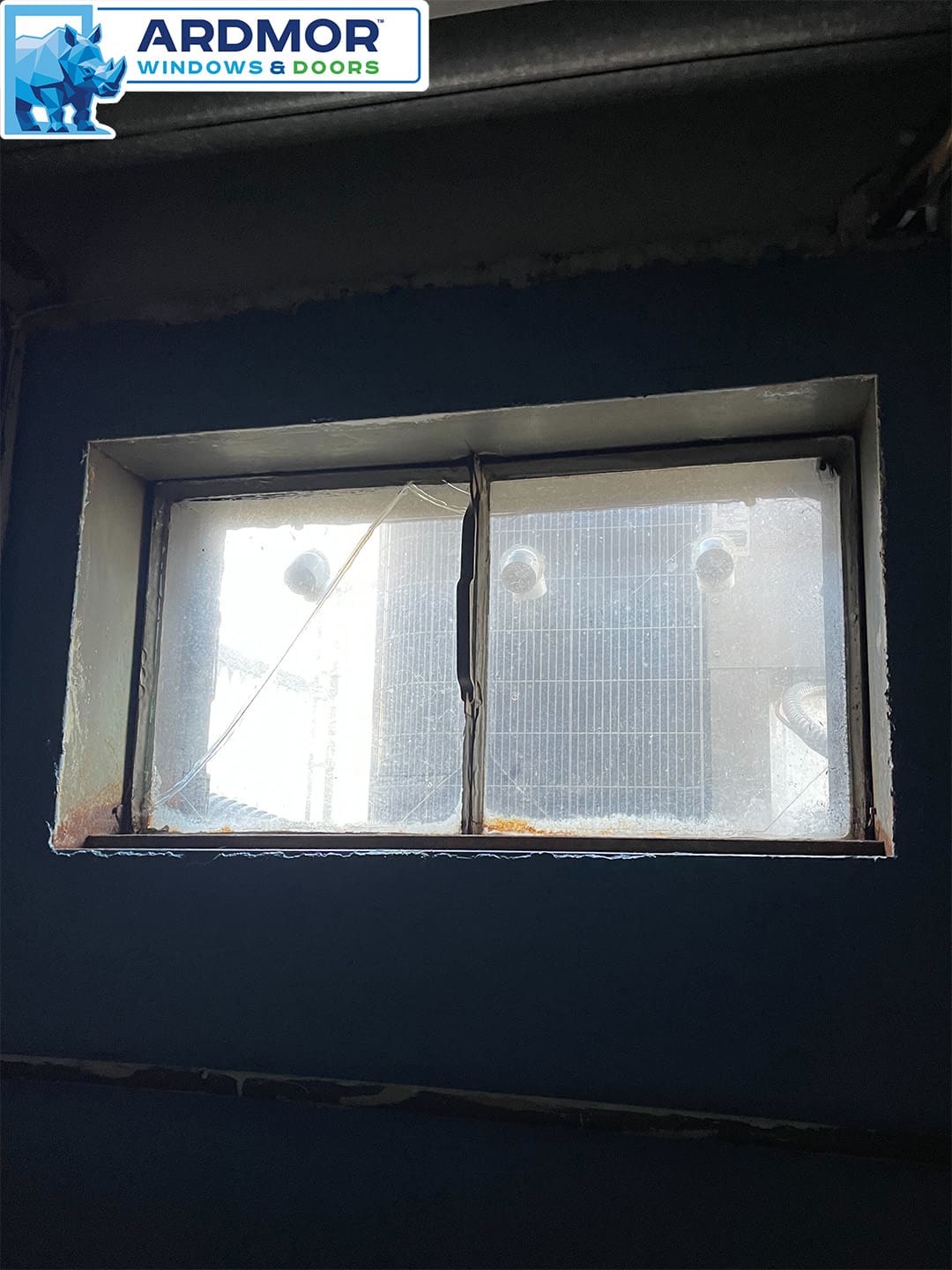 6300_series_awning_style_advanced_vinyl_window_replacement_project_in_havertown_pennsylvania_project_7992_before