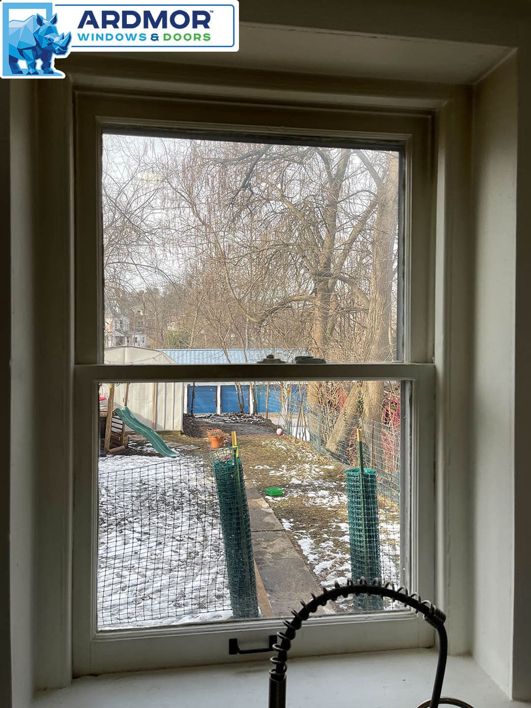 advanced_vinyl_double_hung_window_replacement_in_philadelphia_pennsylvania_project_6298_before