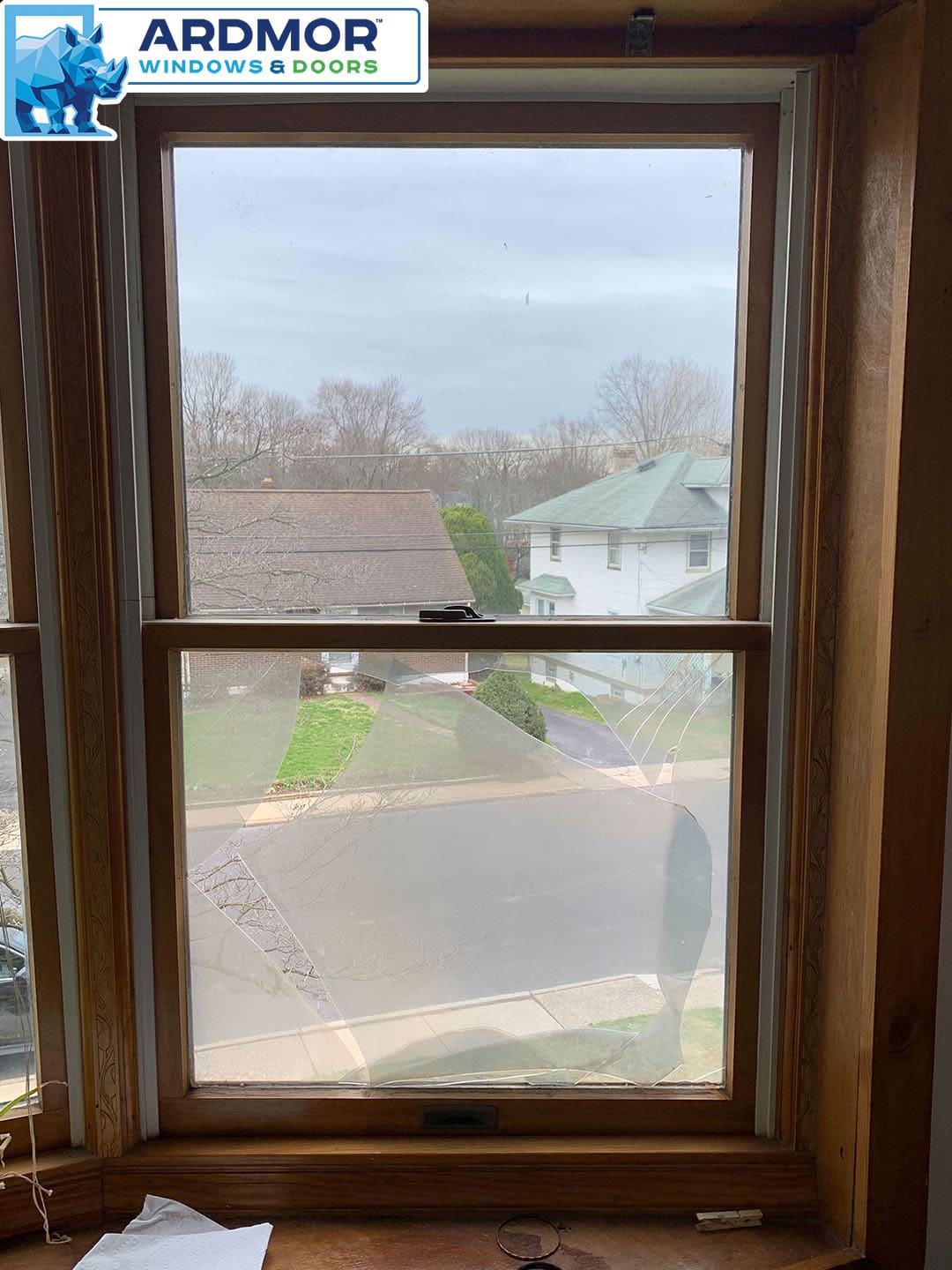 cracked_and_foggy_glass_replacement_in_andersen_double_hung_window_in_hatboro_pennsylvania_project_6650_before