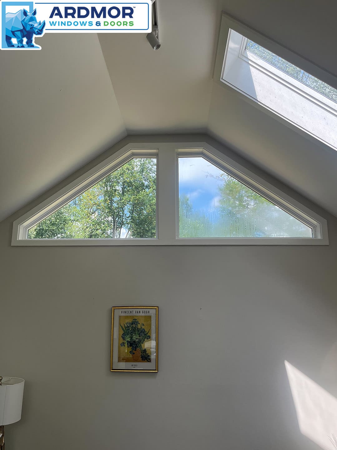 foggy_glass_replacement_in_wood_trapezoid_window_in_doylestown_pennsylvania_project_11387_before