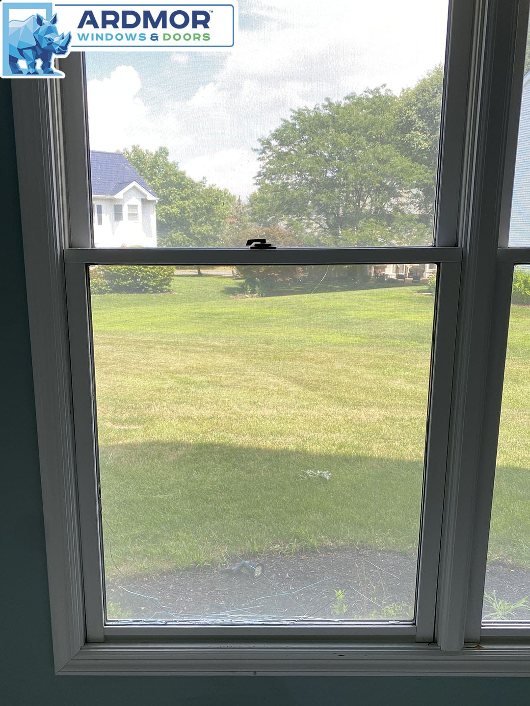 broken_glass_replacement_in_wood_double_hung_window_in_south_brunswick_township_new_jersey_project_9820_before