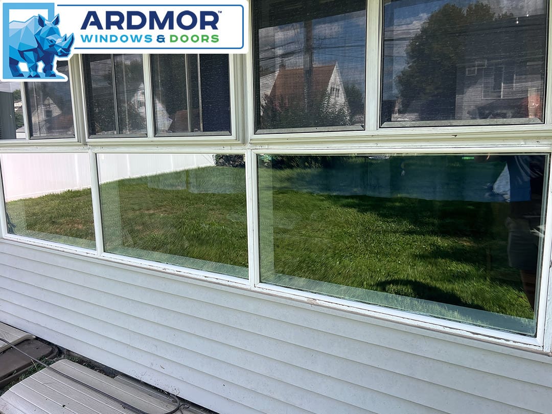 foggy_glass_and_glazing_beads_replacement_in_wood_picture_window_in_levittown_pennsylvania_project_9914_after